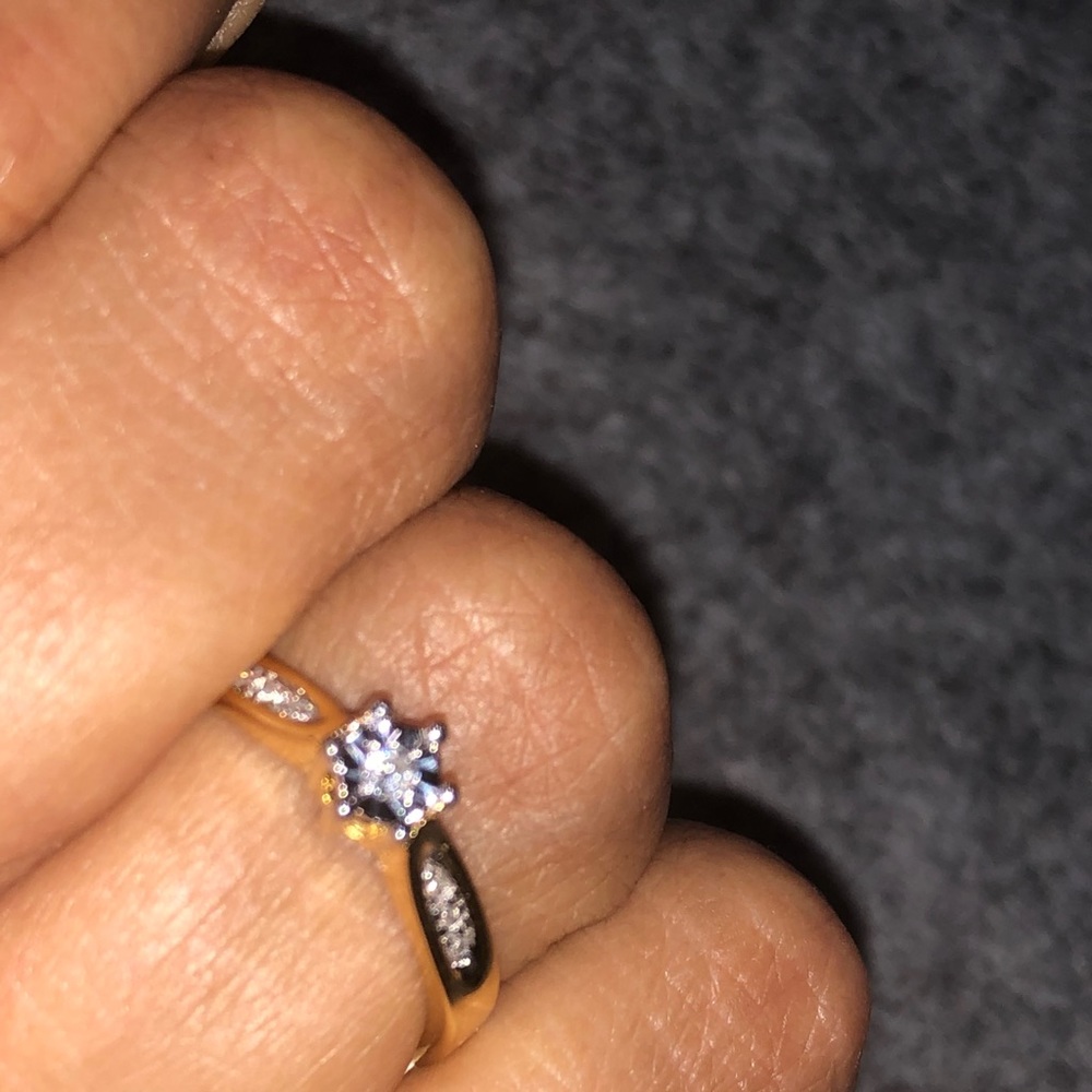 Diamond Engagement Solitaire ring - Picture 9 of 12
